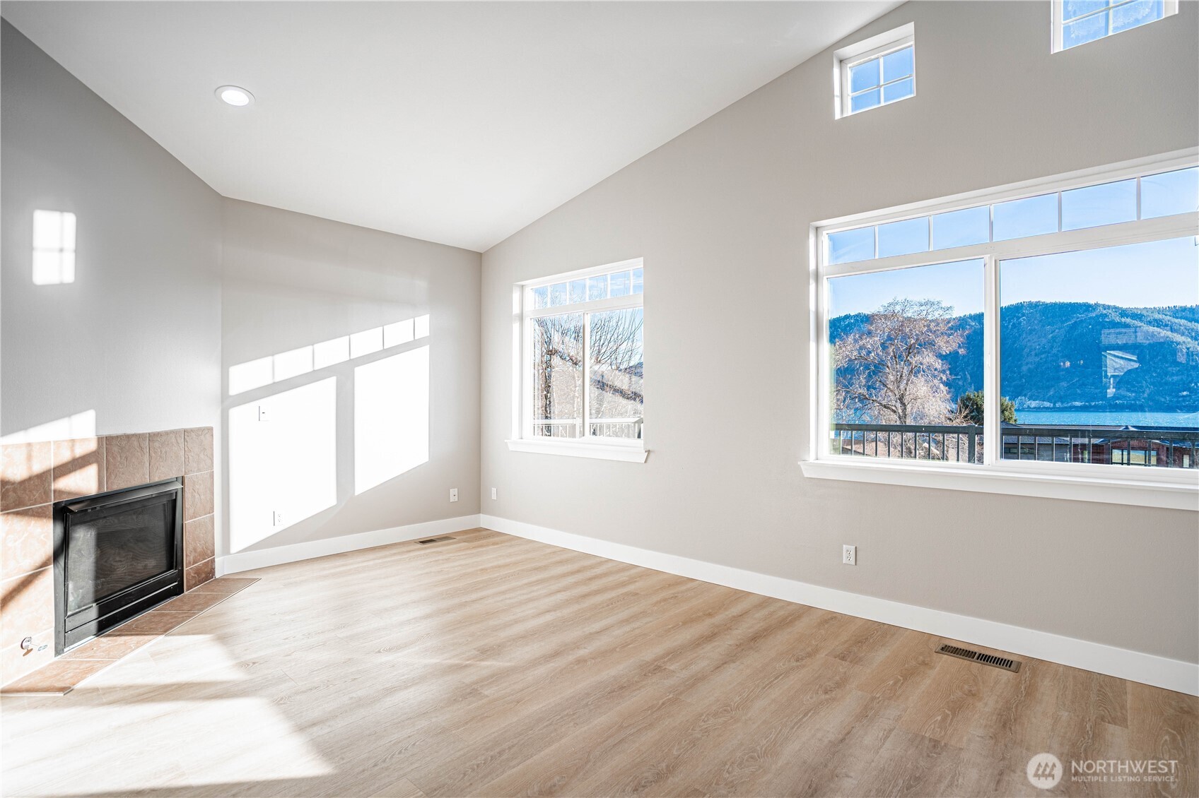 744 Wapato Way Unit: #B