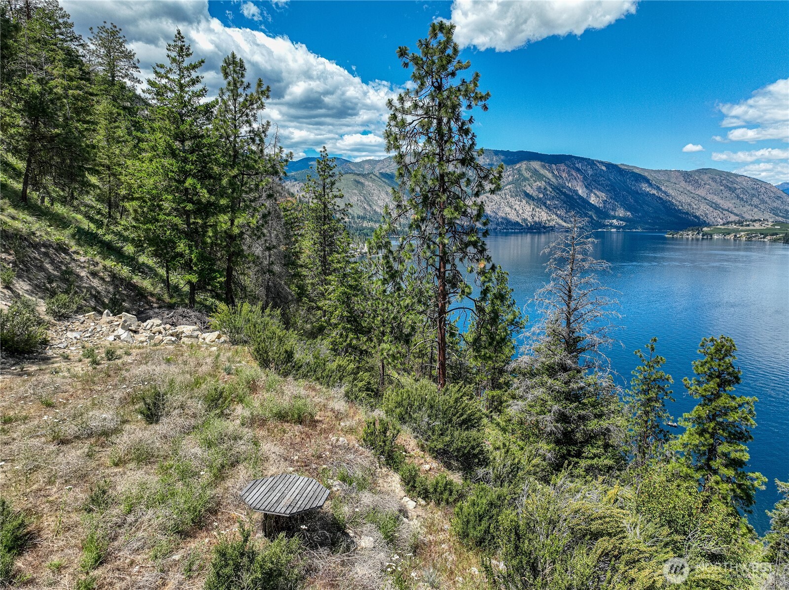 4620 South Lakeshore Rd.