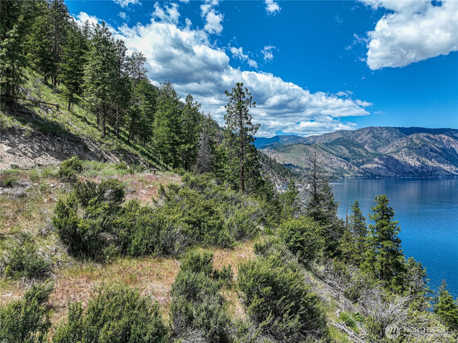 4620 South Lakeshore Rd.