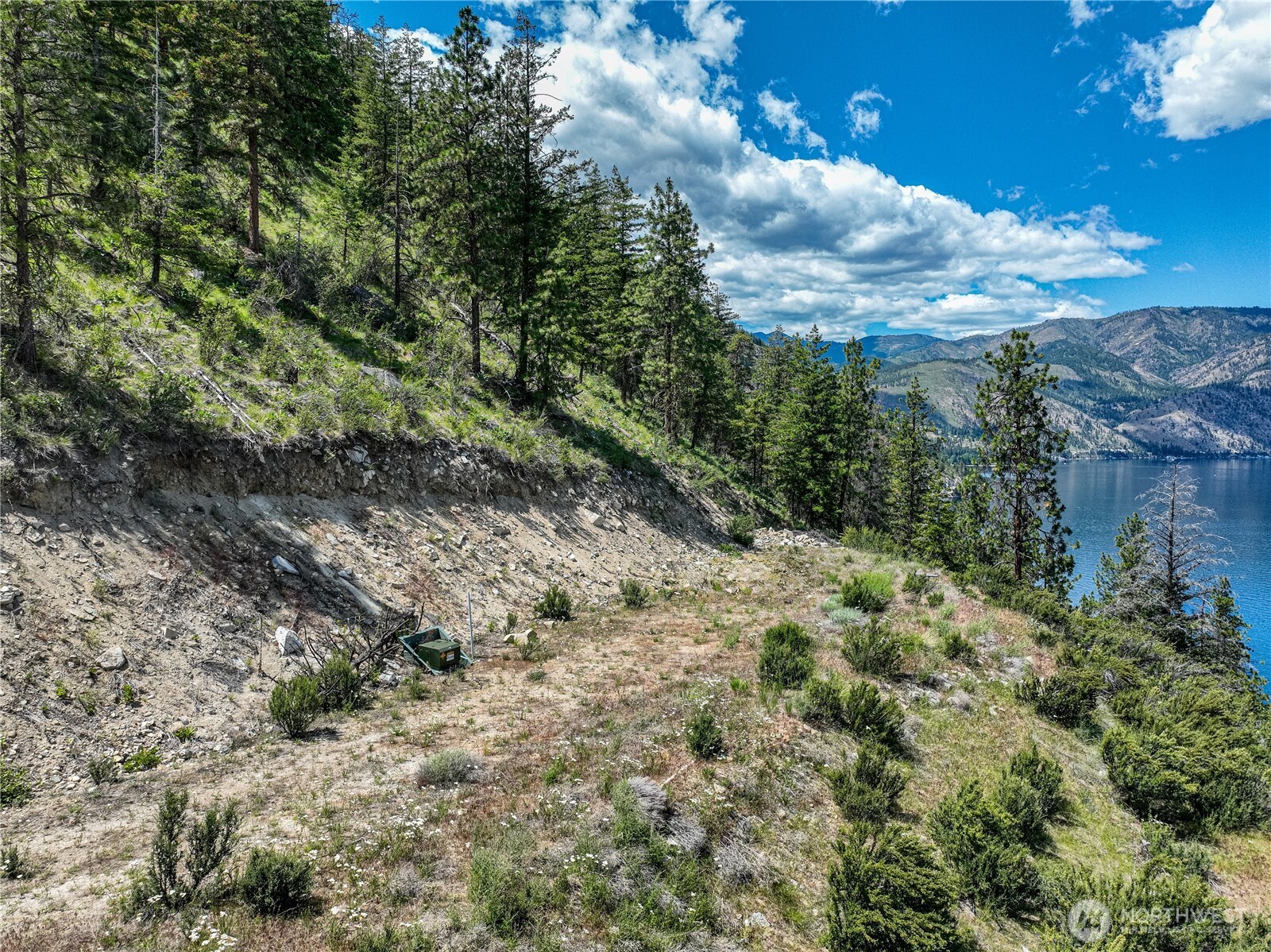 4620 South Lakeshore Rd.