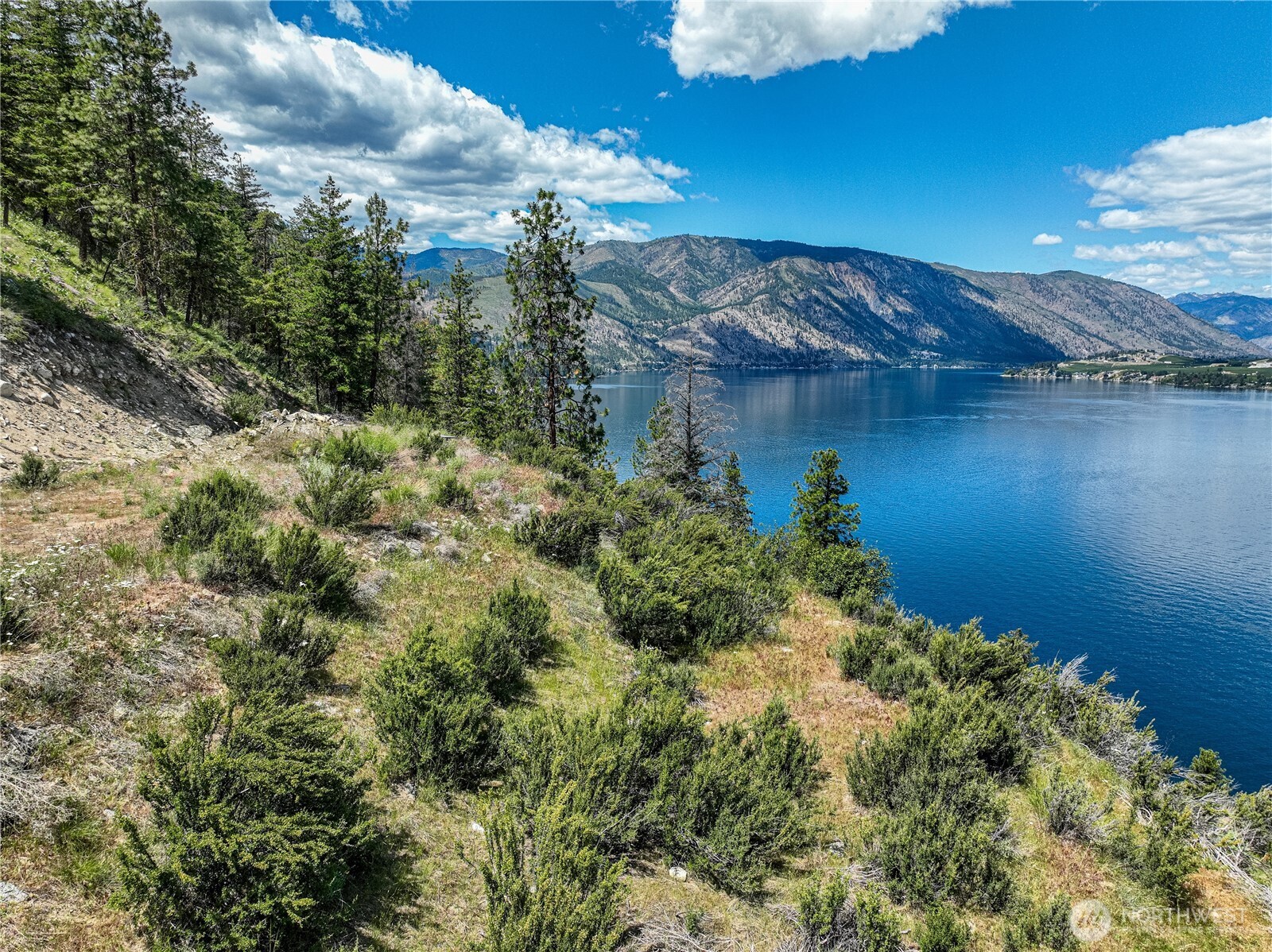 4620 South Lakeshore Rd.