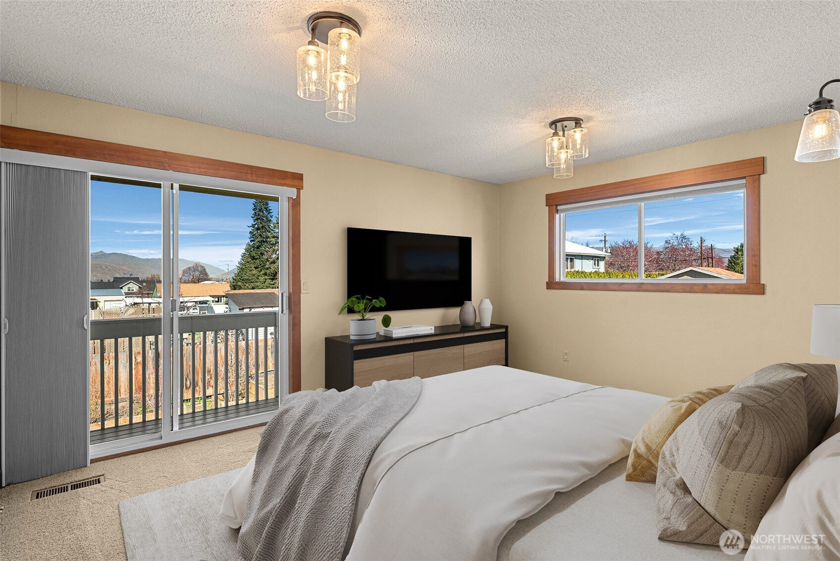 1308 Seneca Avenue S