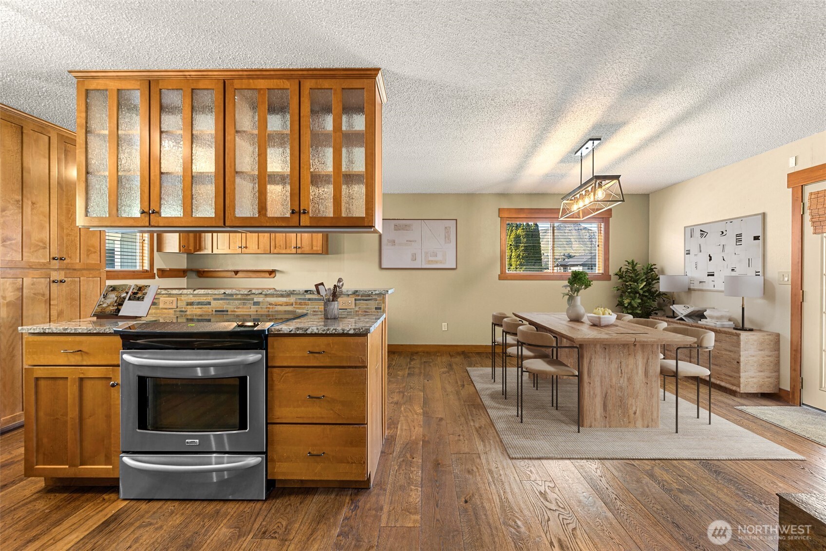 1308 Seneca Avenue S