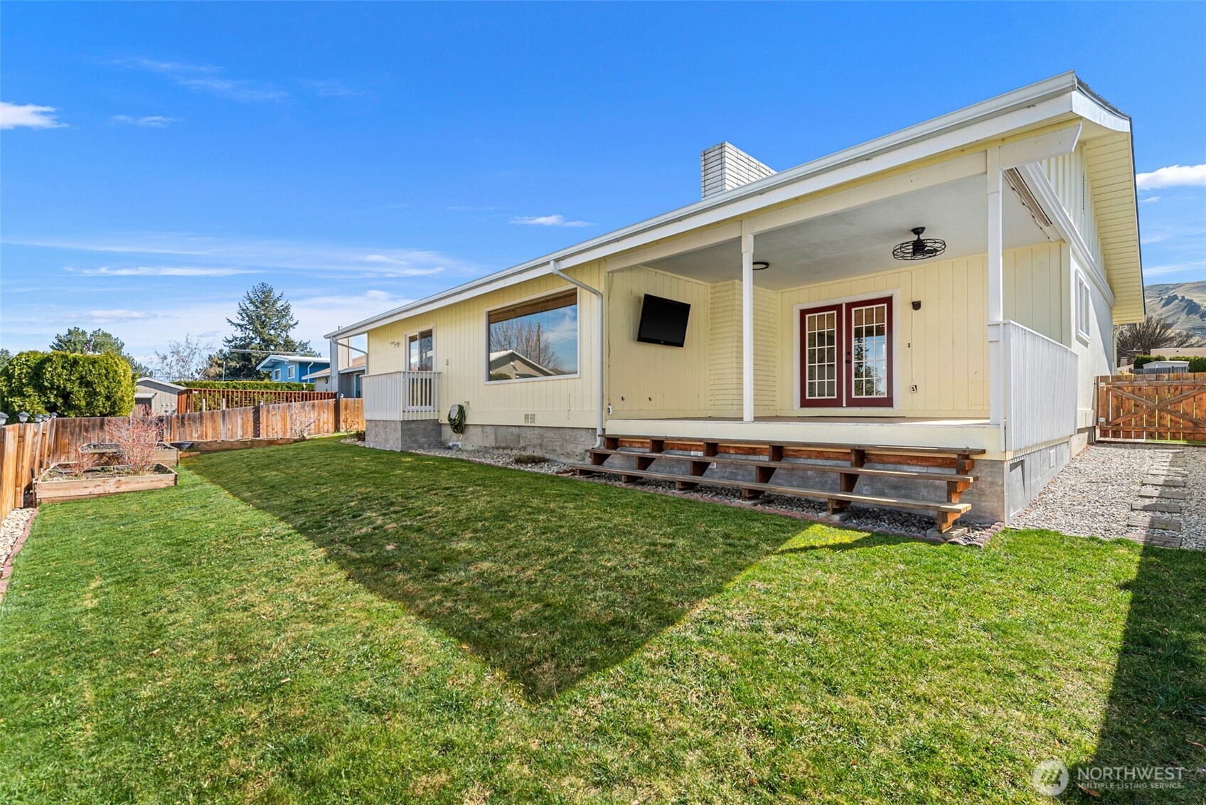 1308 Seneca Avenue S