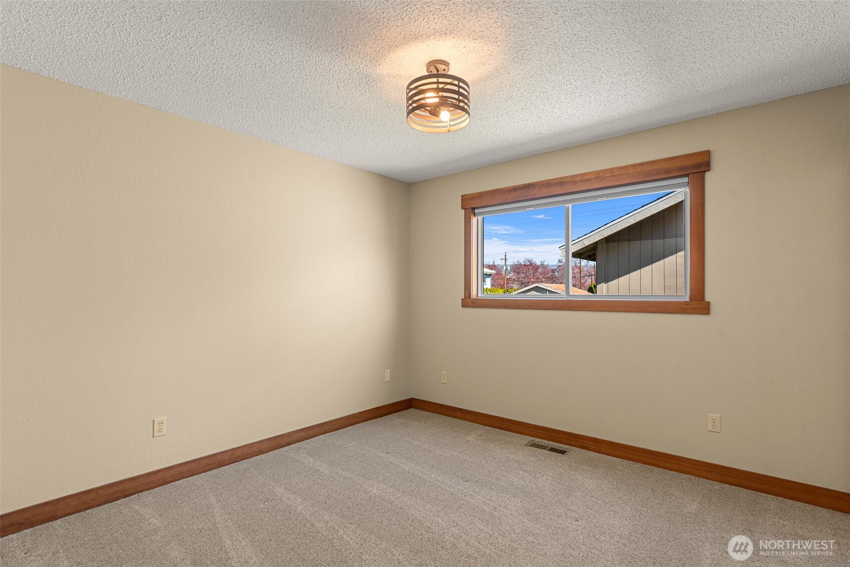 1308 Seneca Avenue S