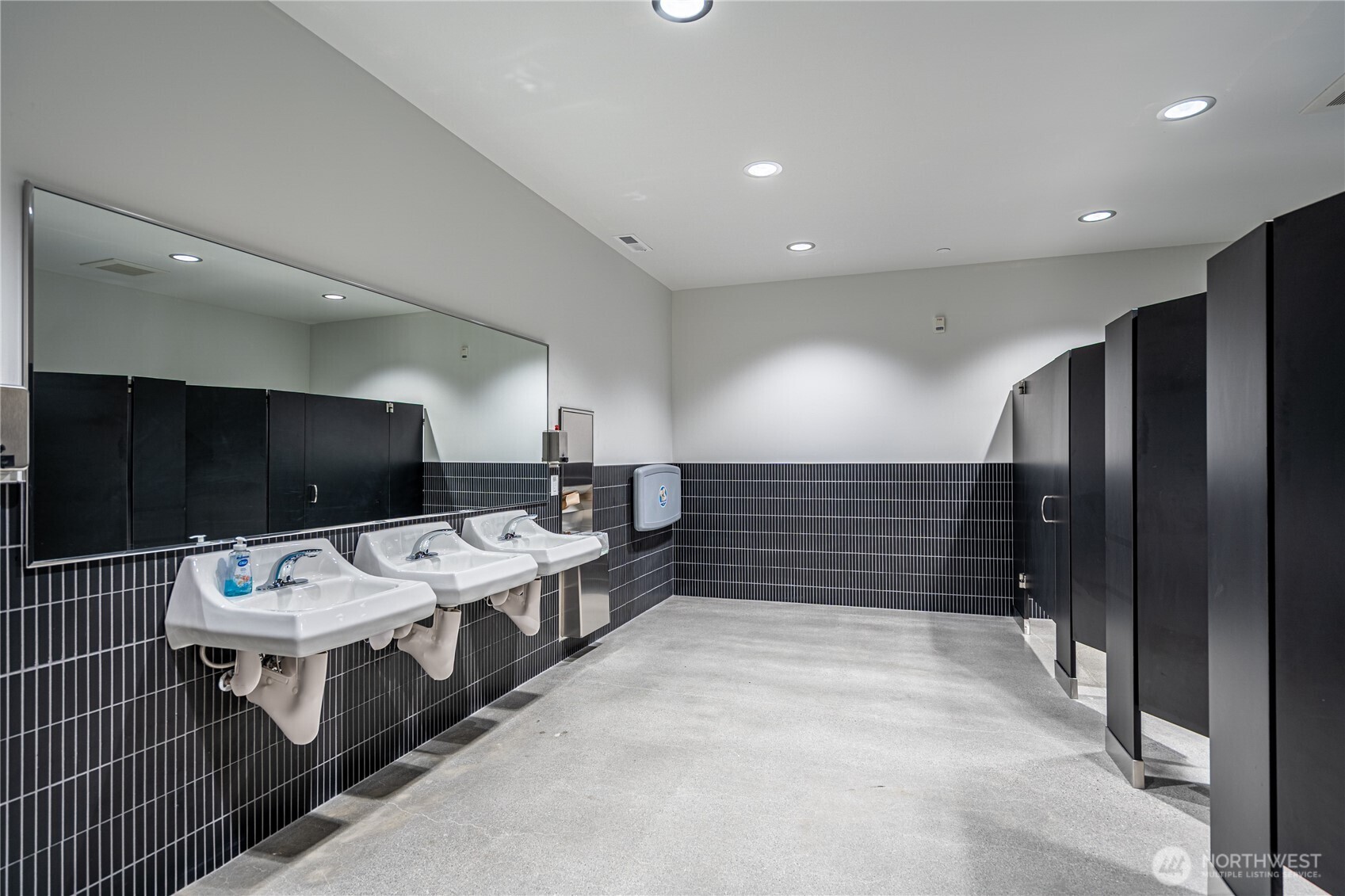 503 E Highland Ave Unit: 218