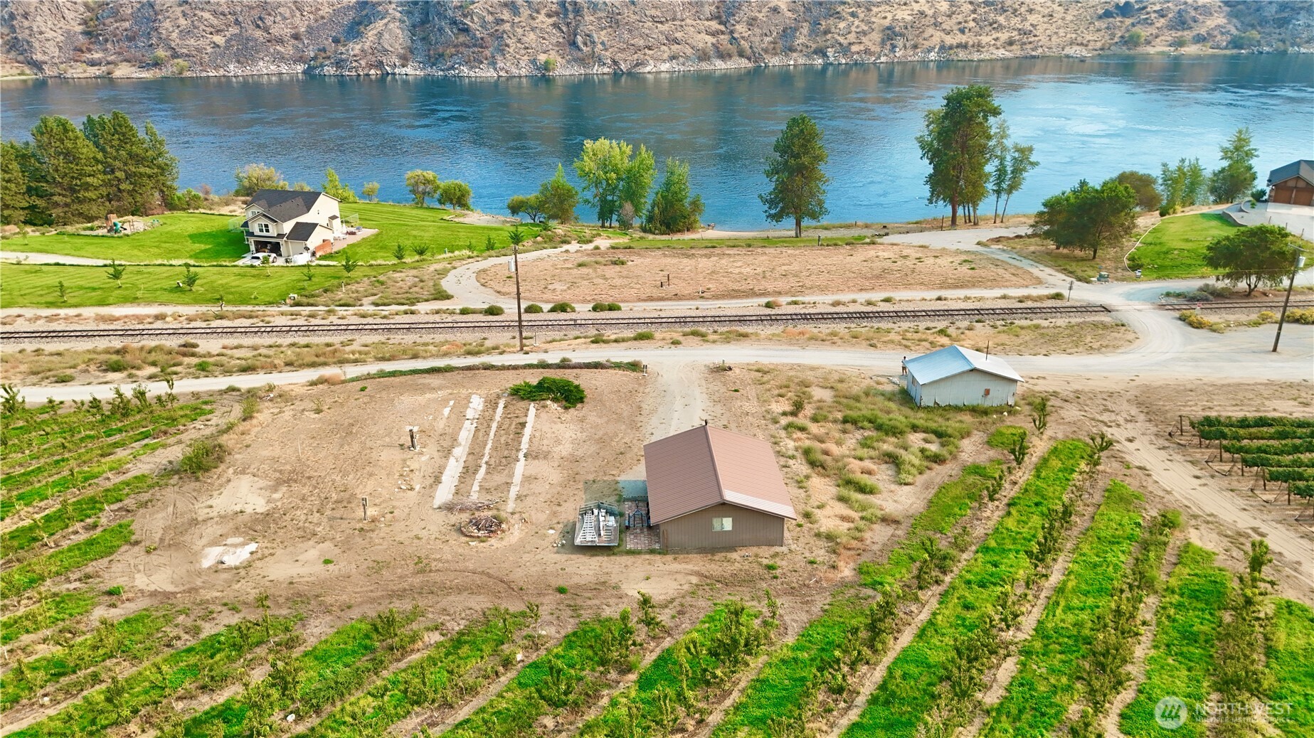 27375 US Hwy 97