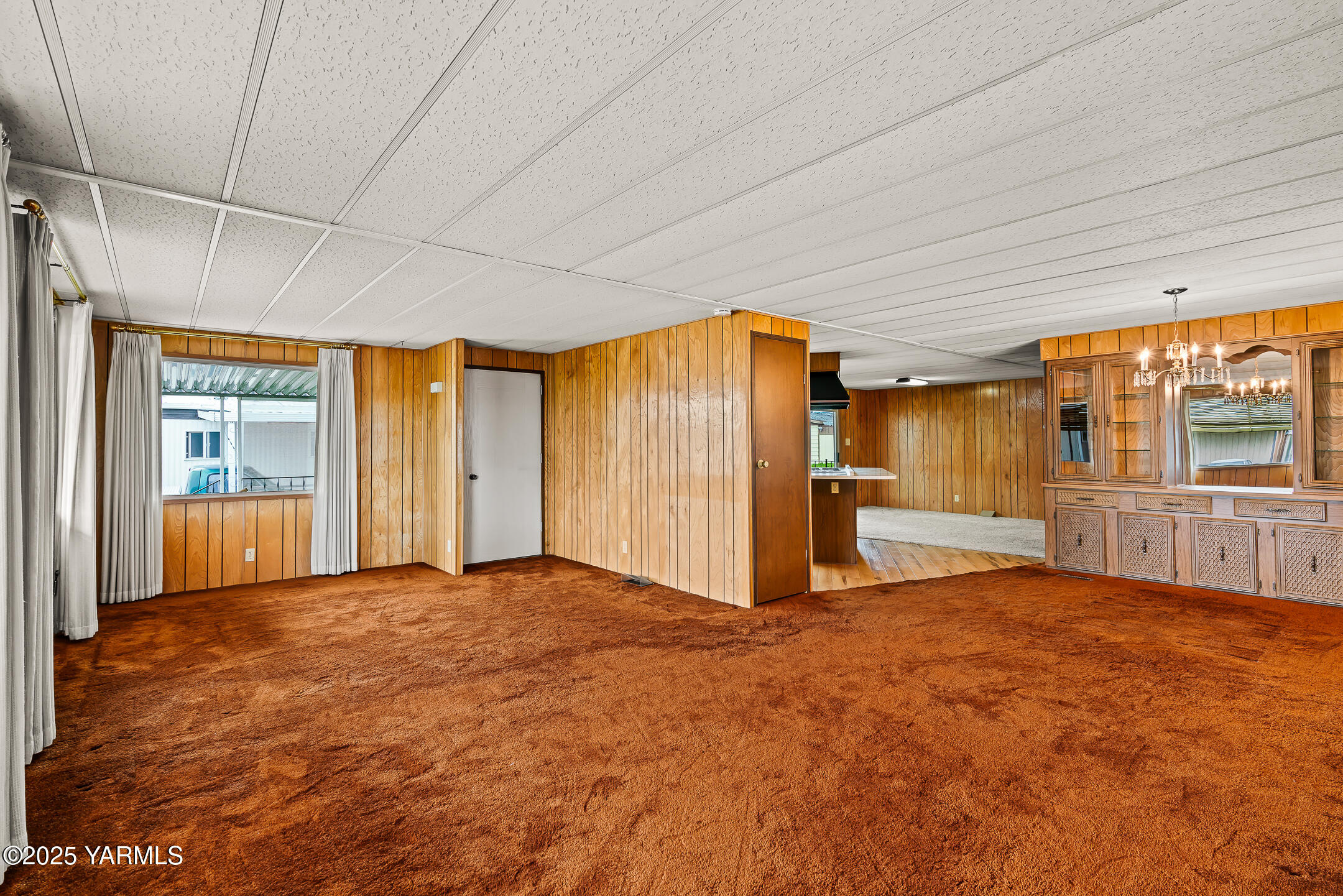 18 W Washington Ave Unit: 76