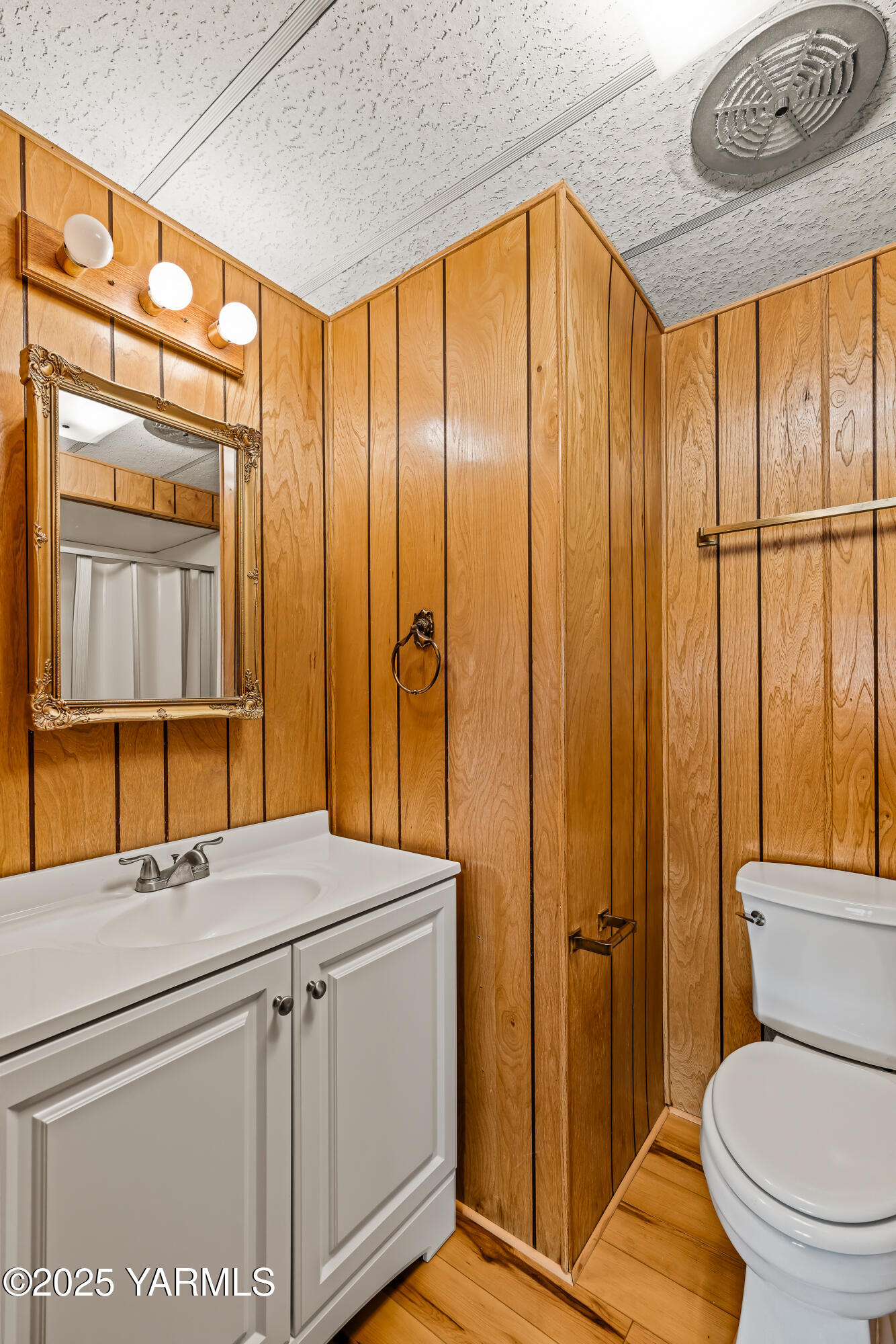 18 W Washington Ave Unit: 76