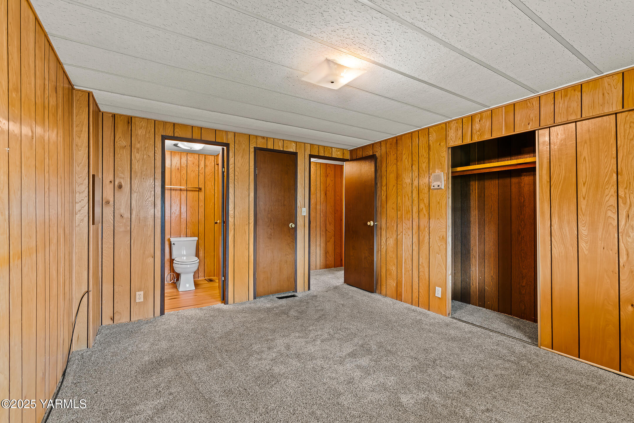 18 W Washington Ave Unit: 76