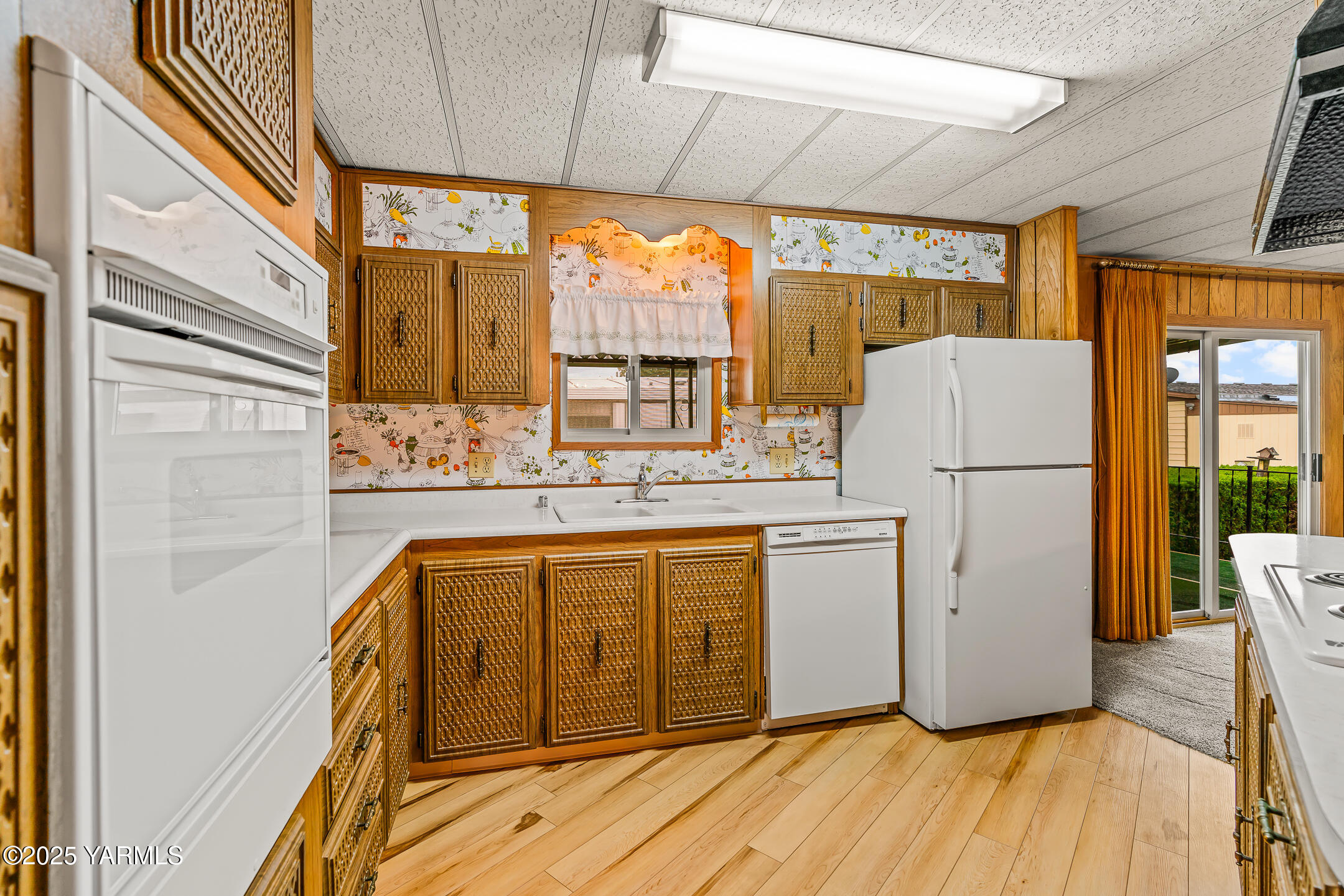 18 W Washington Ave Unit: 76