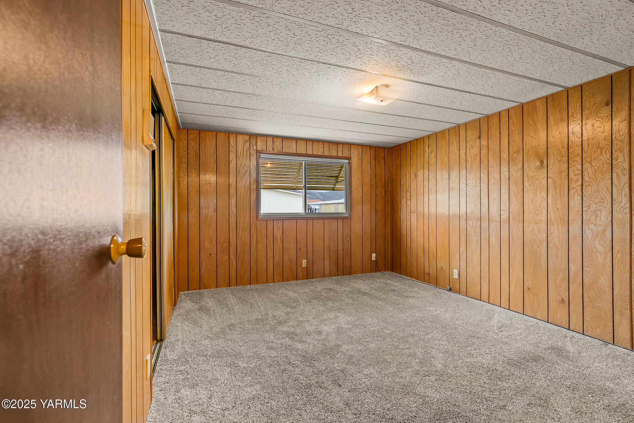 18 W Washington Ave Unit: 76