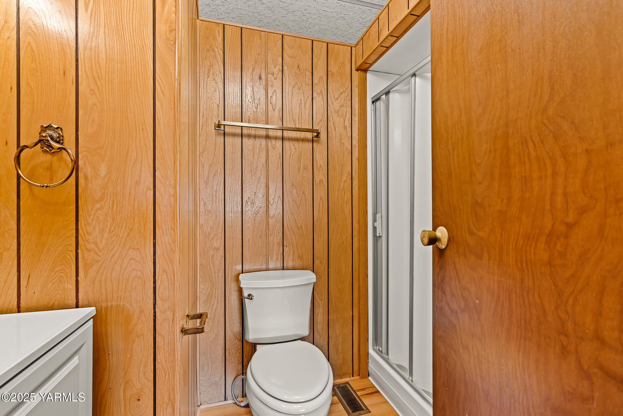 18 W Washington Ave Unit: 76