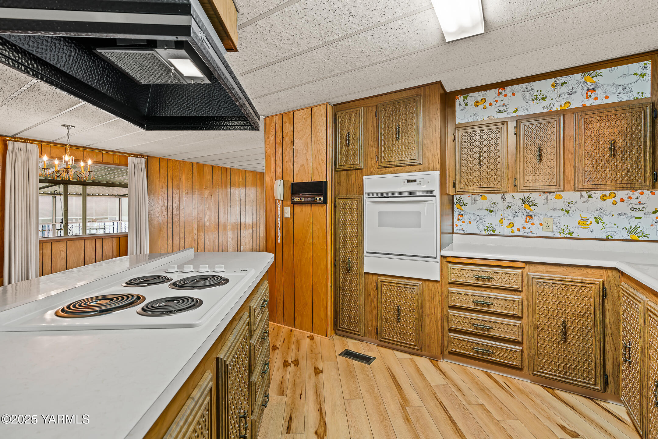18 W Washington Ave Unit: 76