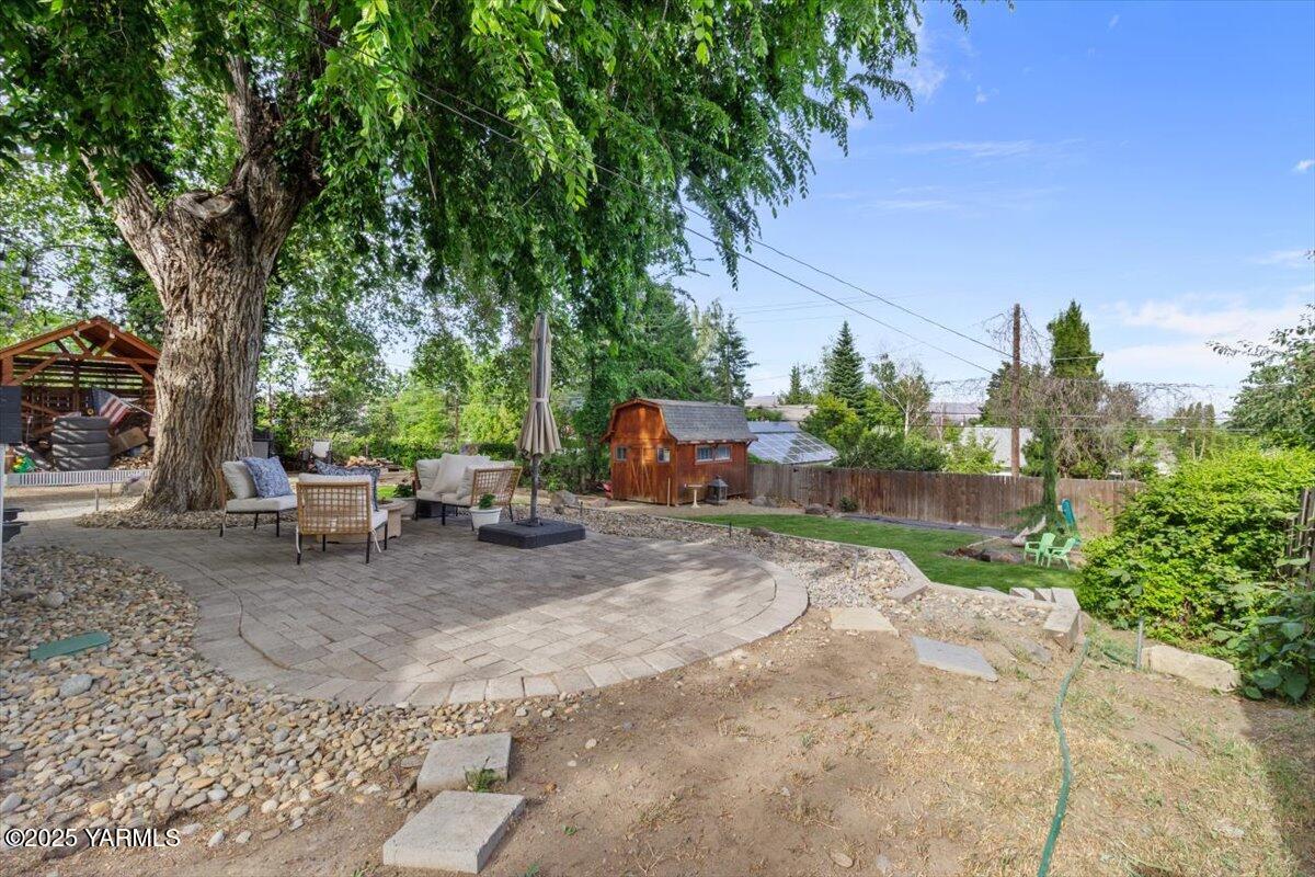 809 S 19th Ave