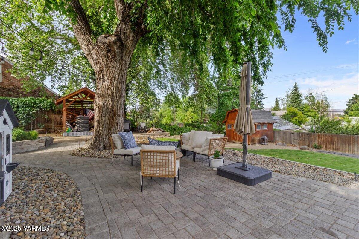 809 S 19th Ave