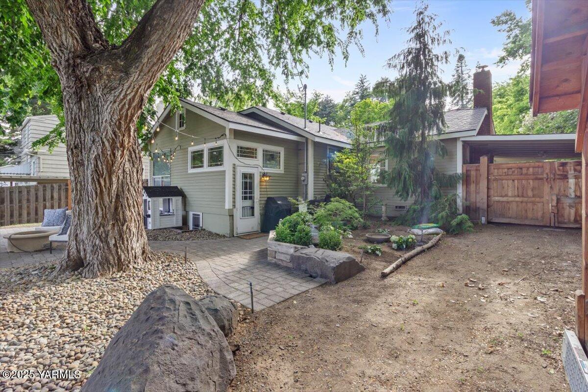 809 S 19th Ave