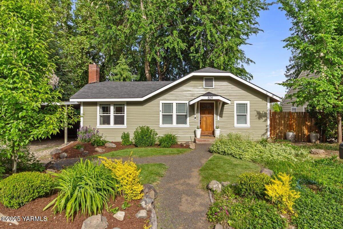 809 S 19th Ave