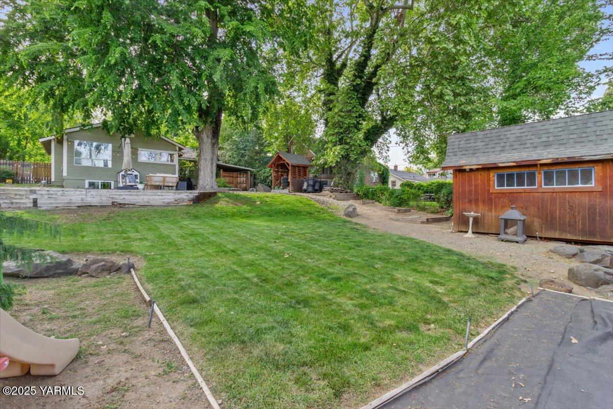 809 S 19th Ave