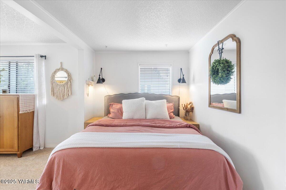 809 S 19th Ave
