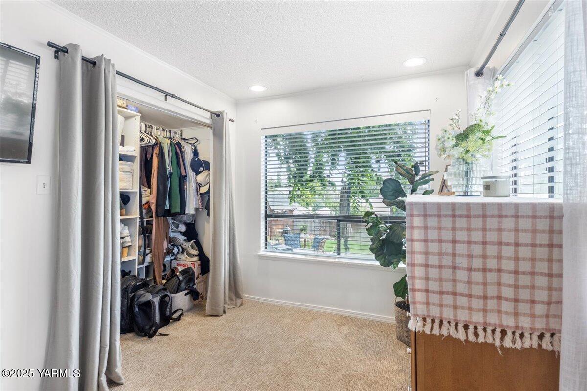809 S 19th Ave