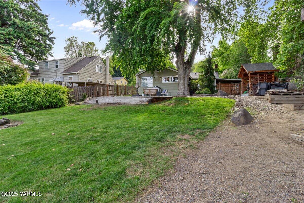 809 S 19th Ave