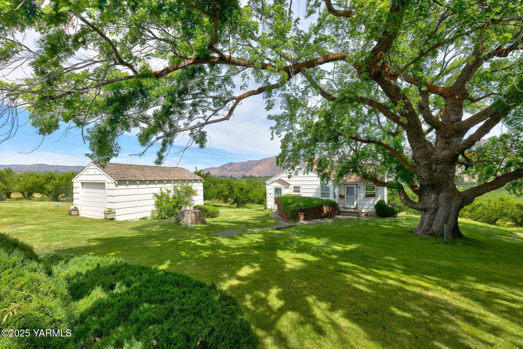 1510/1514 N Tieton Rd