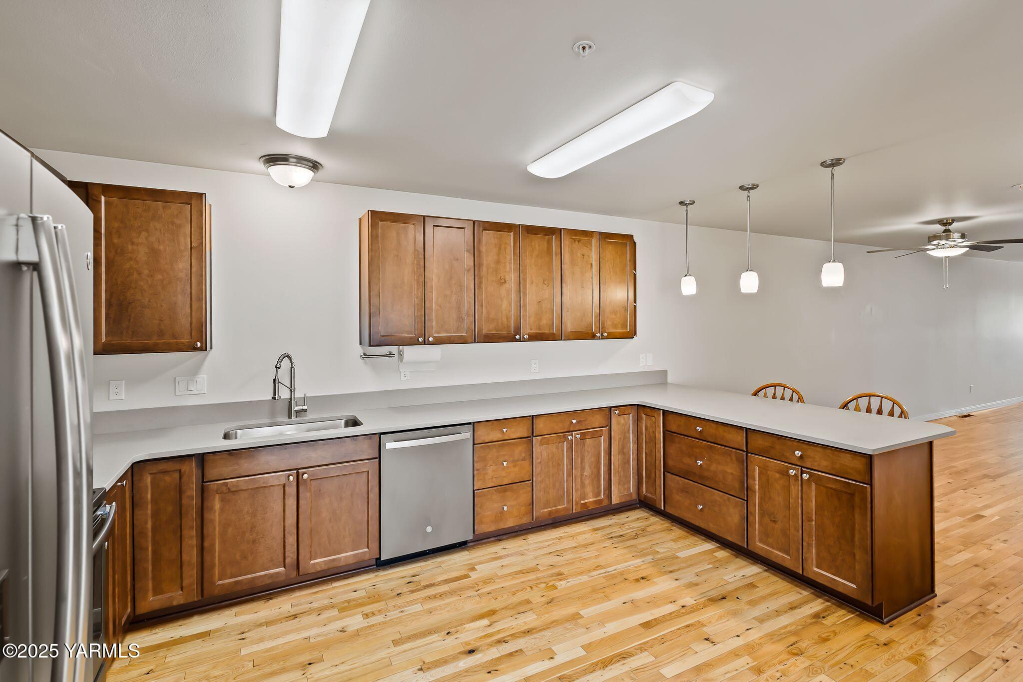 5701 W Chestnut Ave Unit: 9