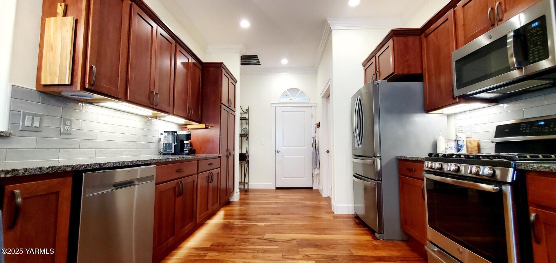 7106 Vista Ridge Ave