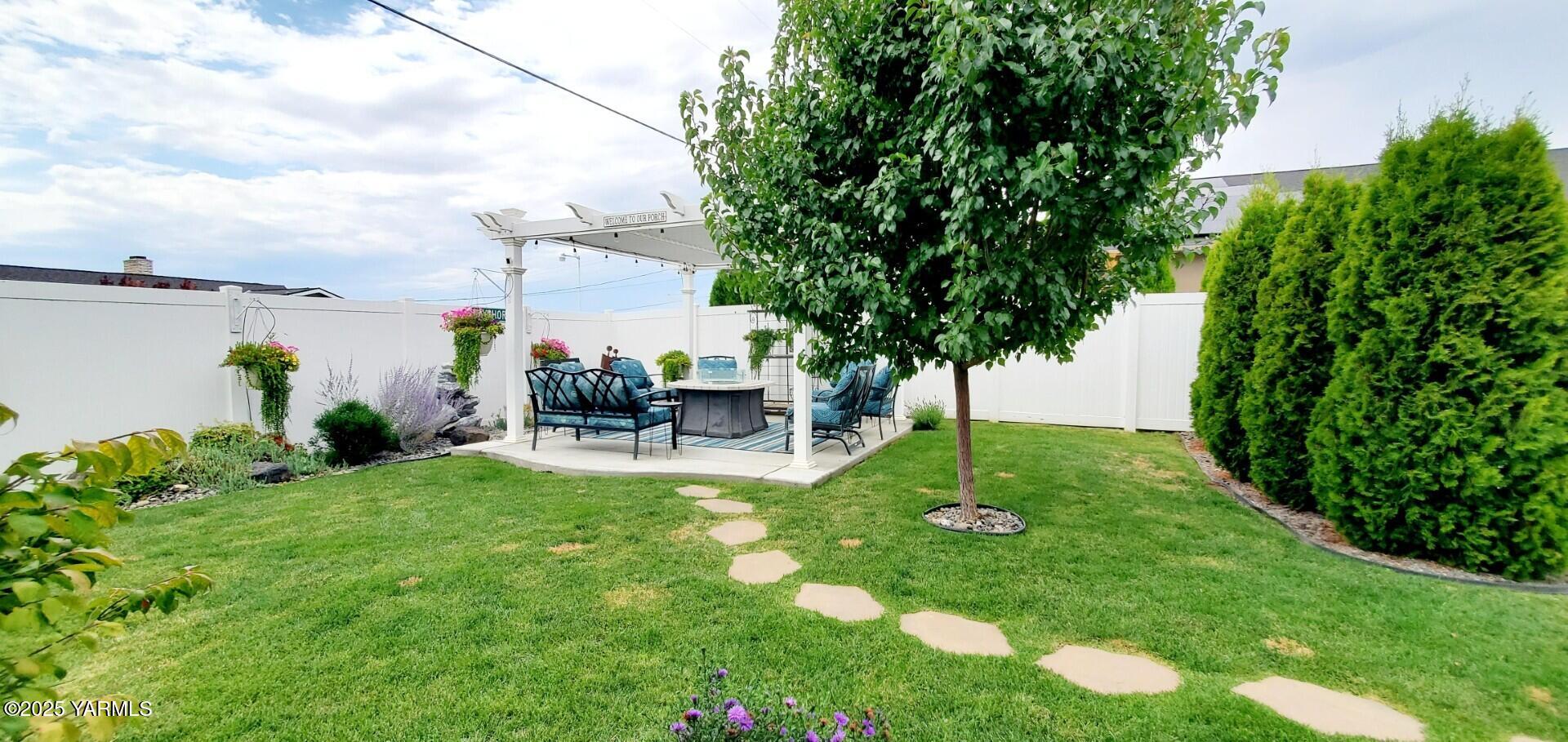 7106 Vista Ridge Ave