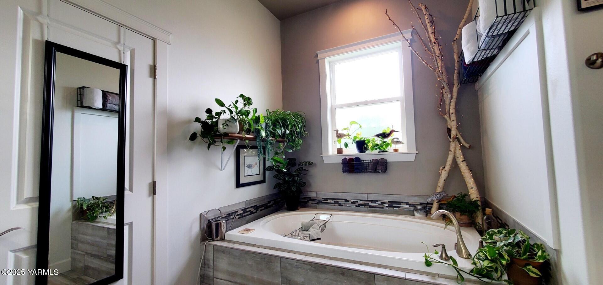 7106 Vista Ridge Ave