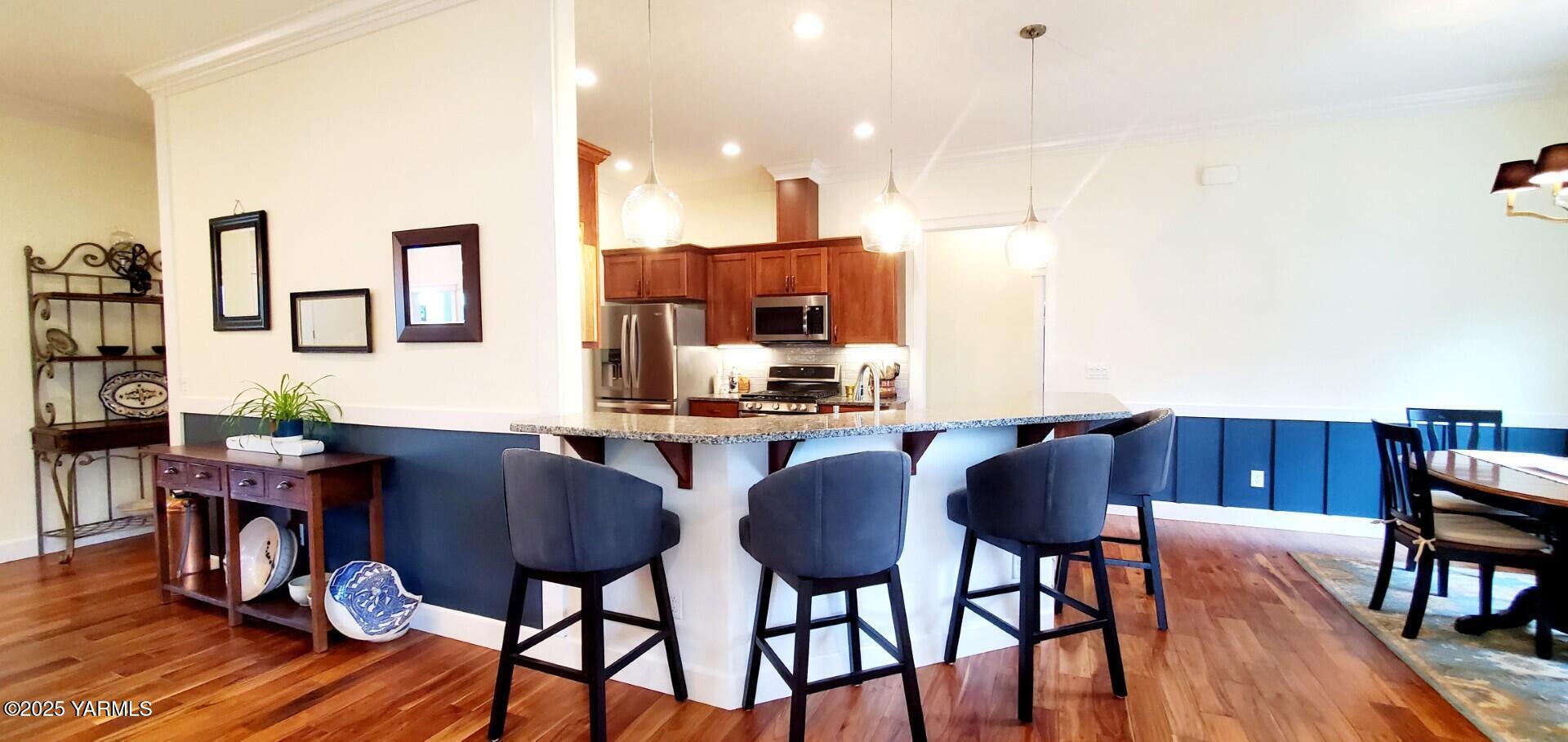 7106 Vista Ridge Ave