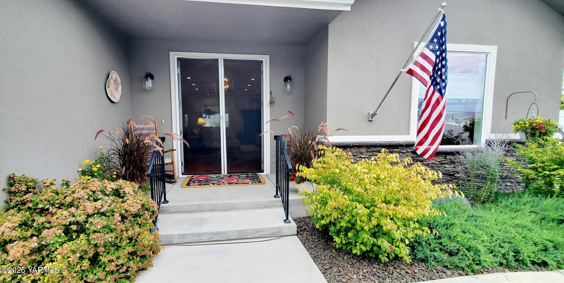 7106 Vista Ridge Ave