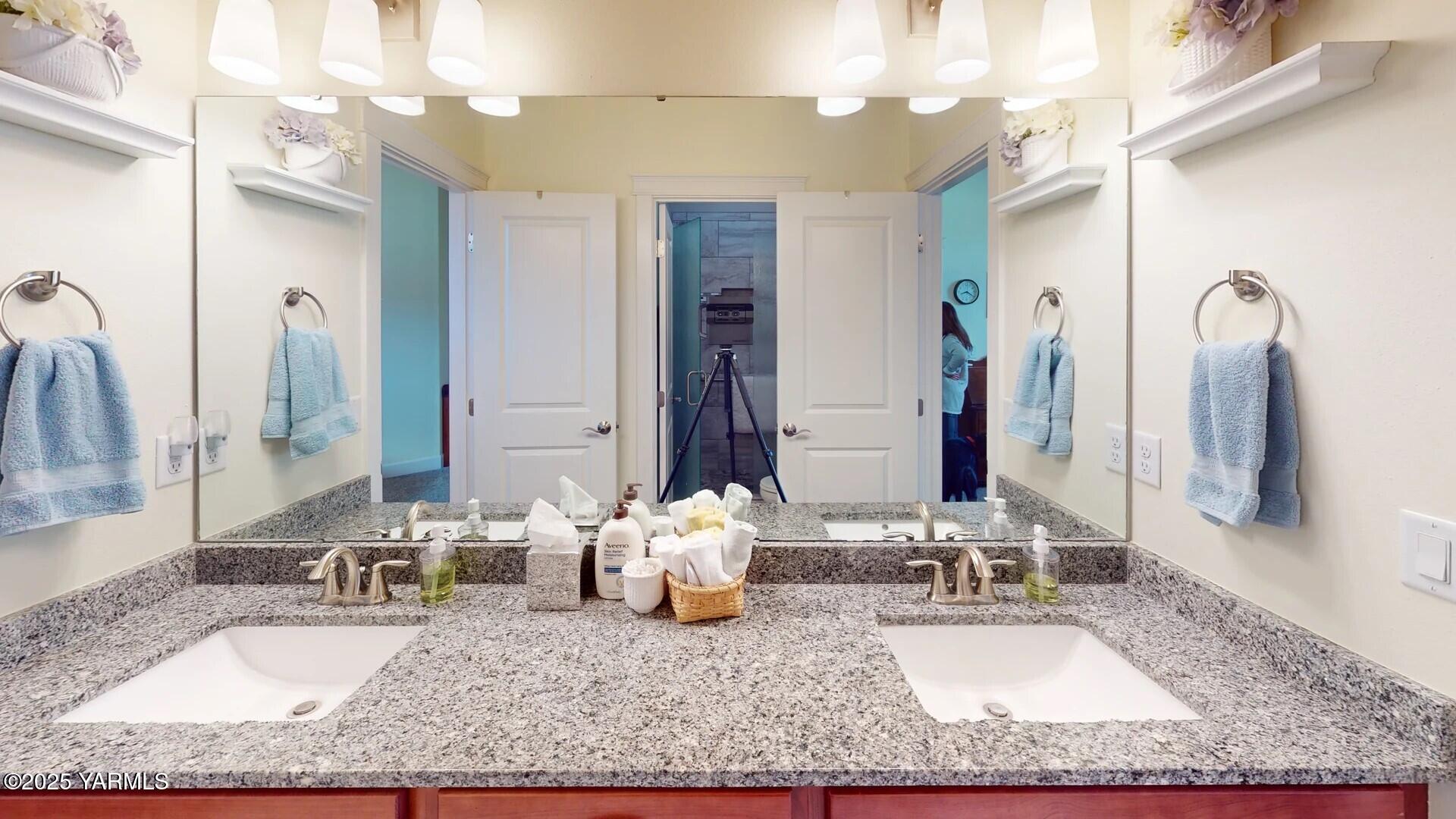 7106 Vista Ridge Ave