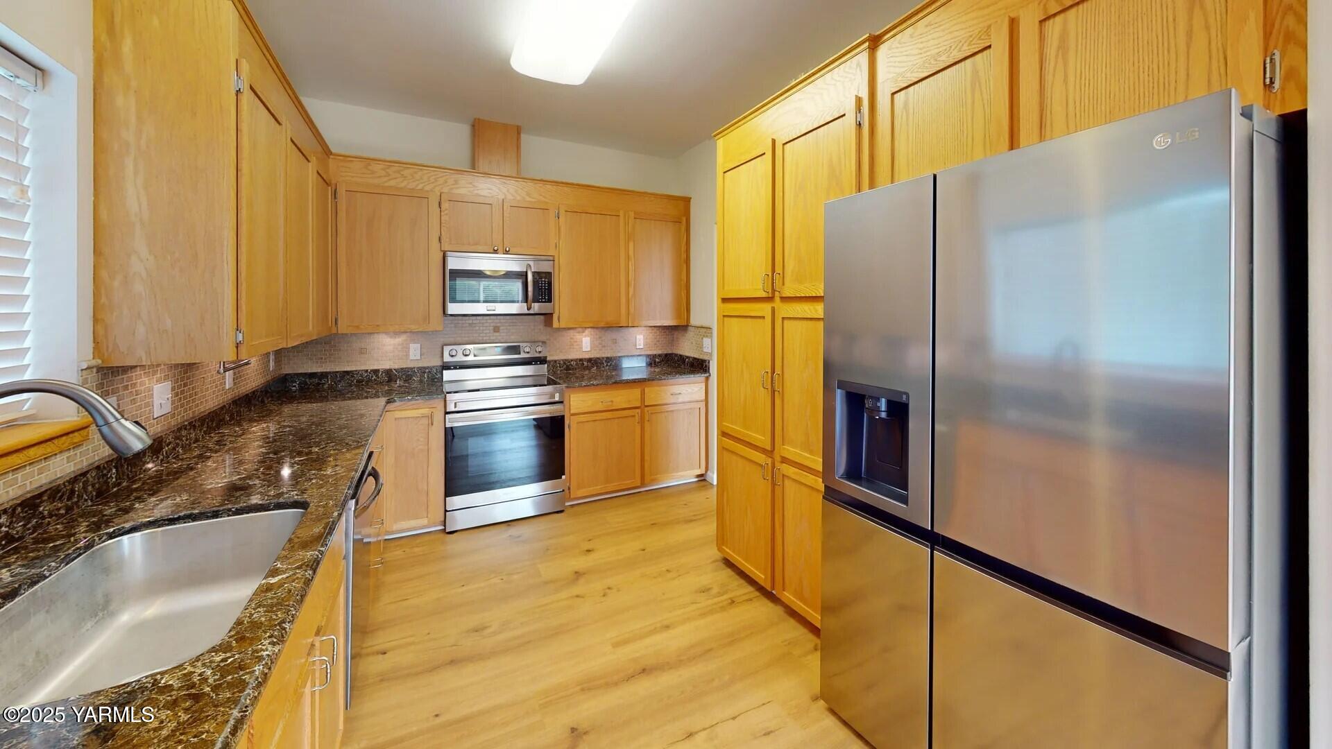 2300 S 80th Ave