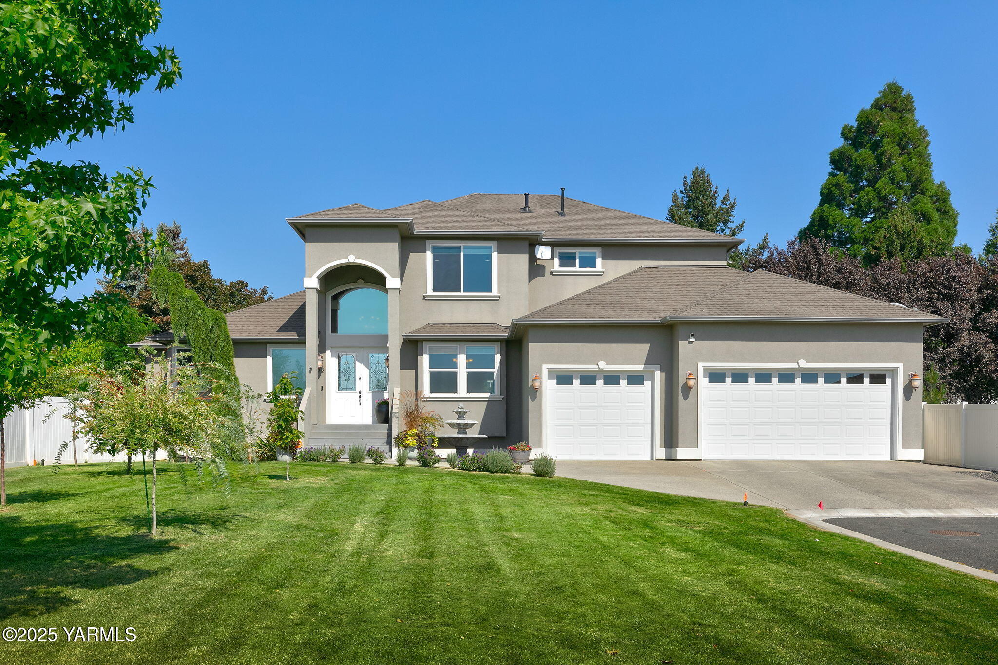 12 N 67th Ave
