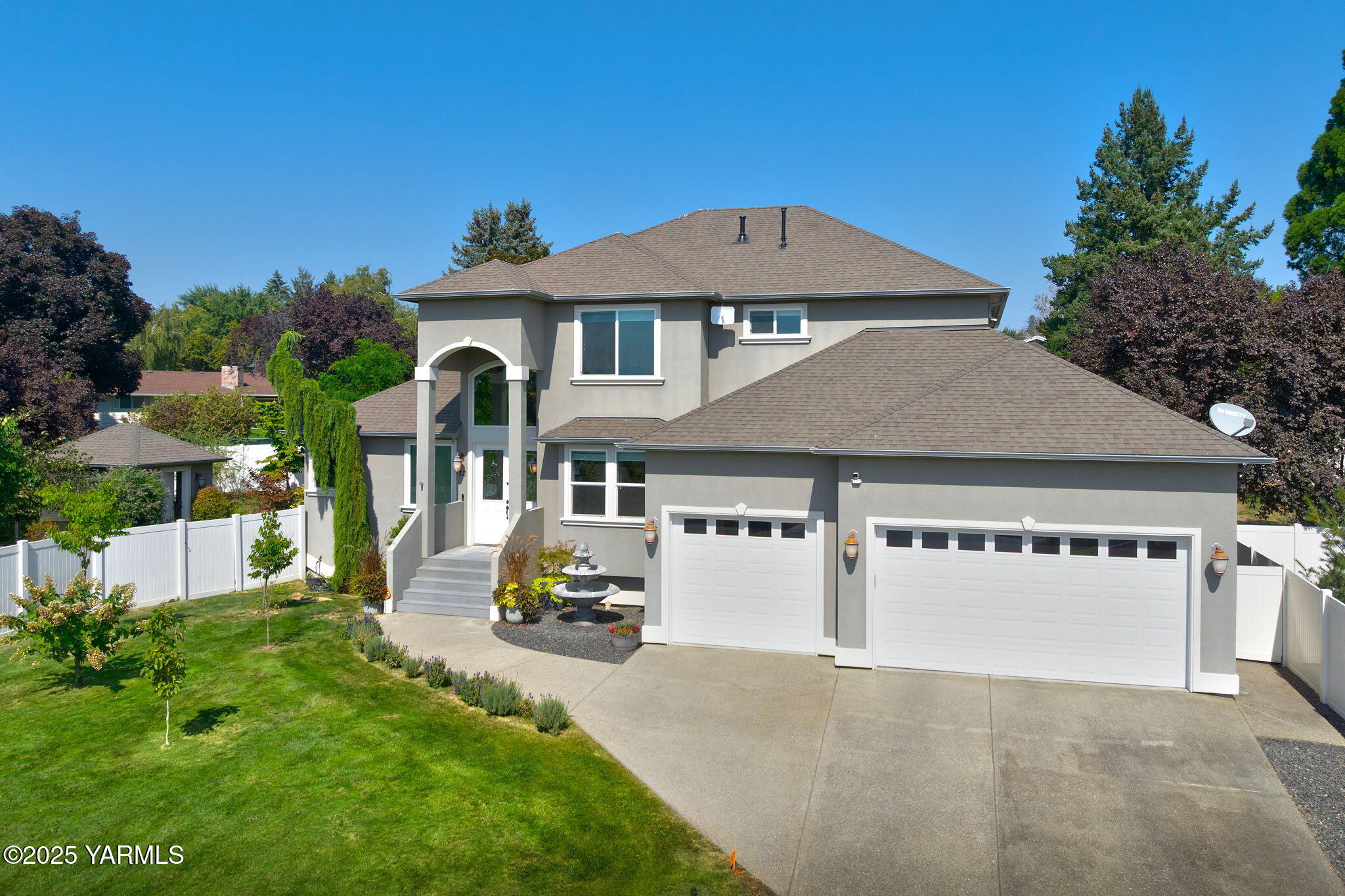 12 N 67th Ave