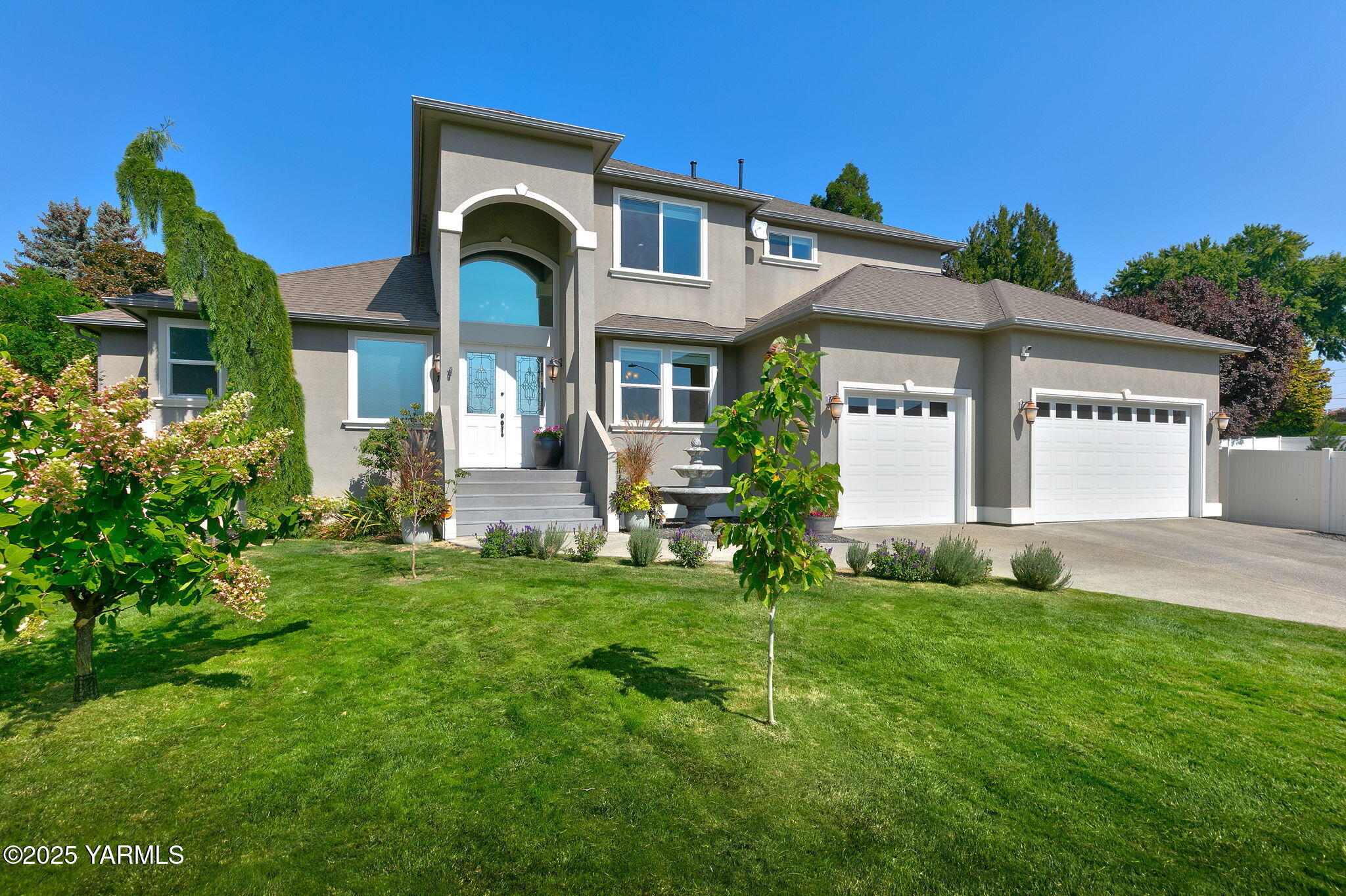 12 N 67th Ave