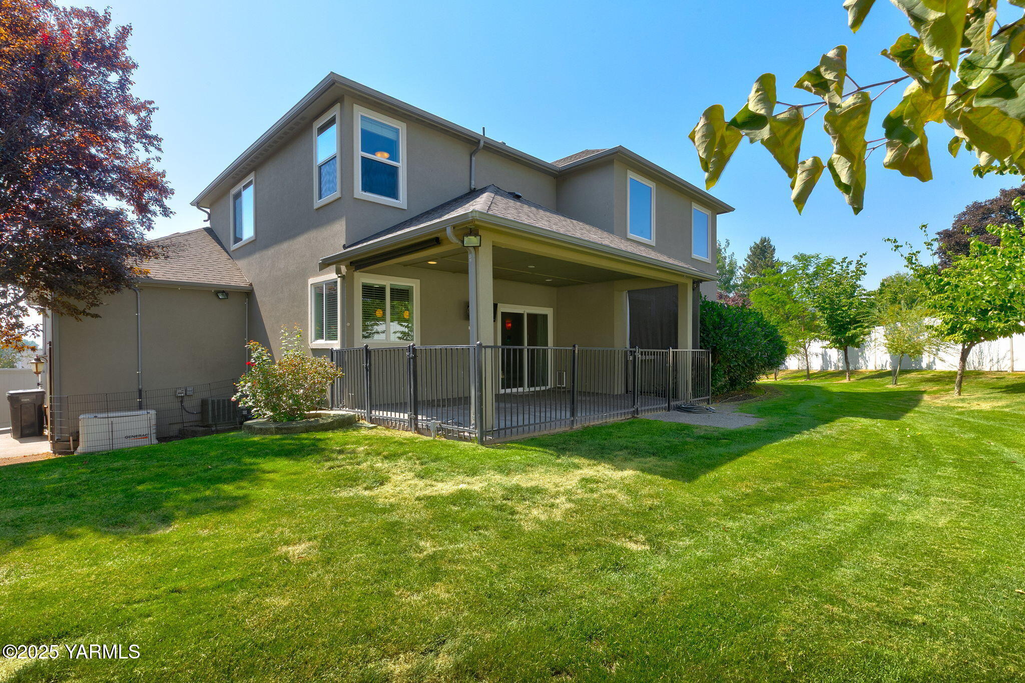 12 N 67th Ave