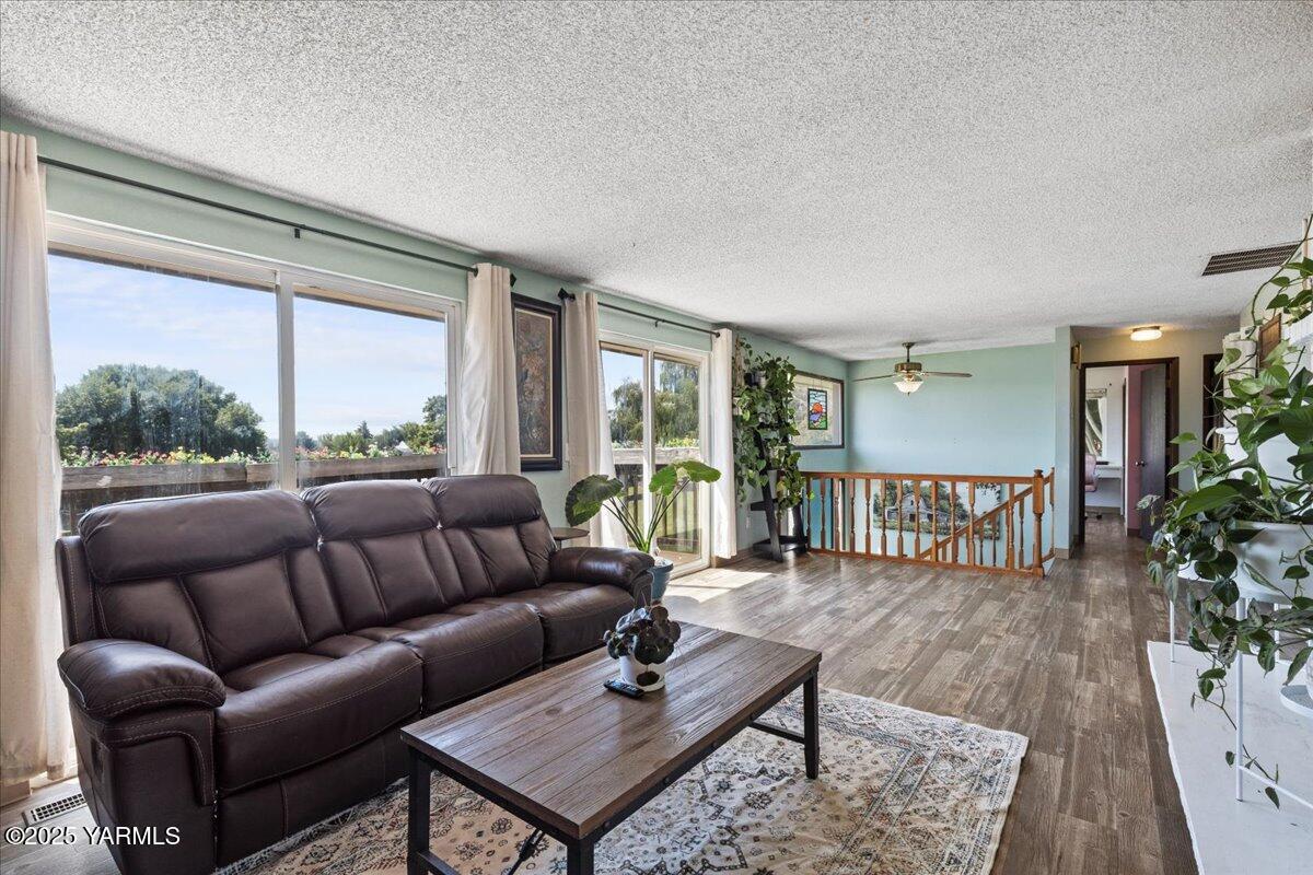341 Pleasant Hills Dr