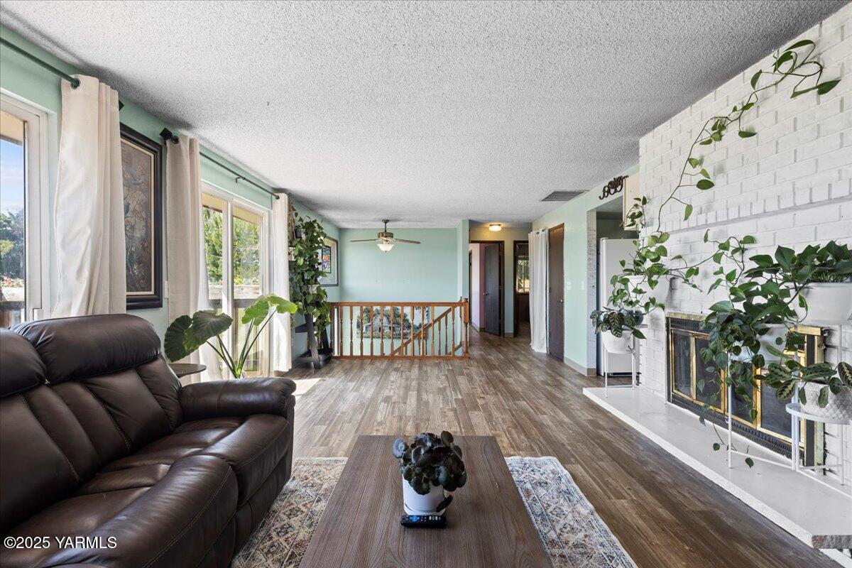 341 Pleasant Hills Dr