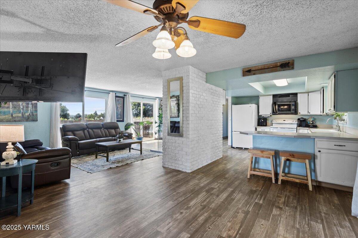 341 Pleasant Hills Dr