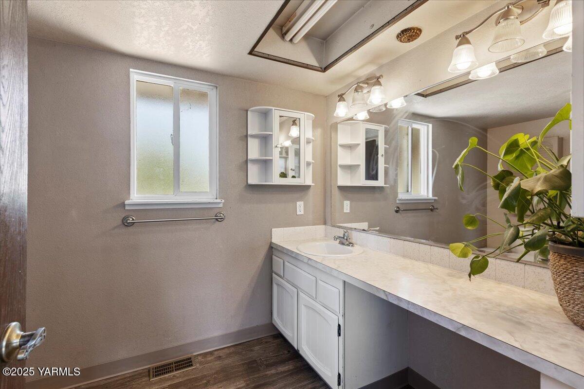 341 Pleasant Hills Dr