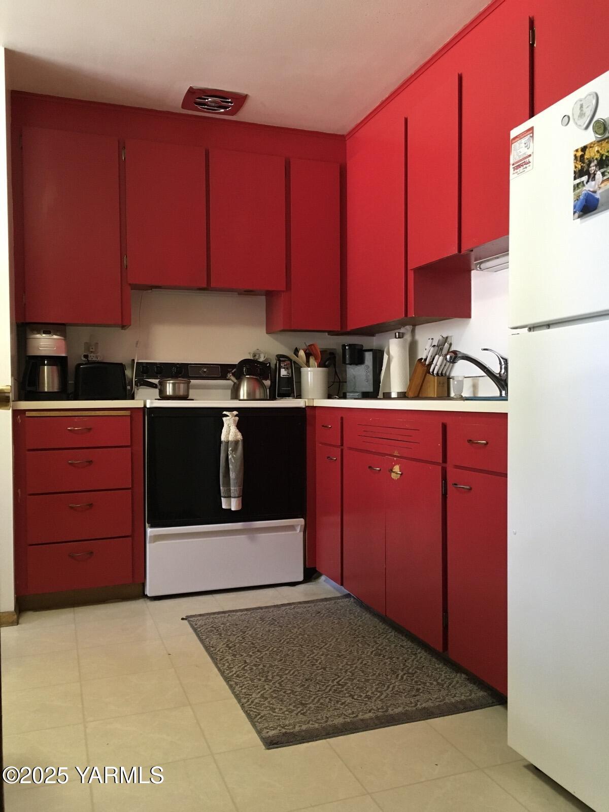 810 S 48th Ave Unit: A & B