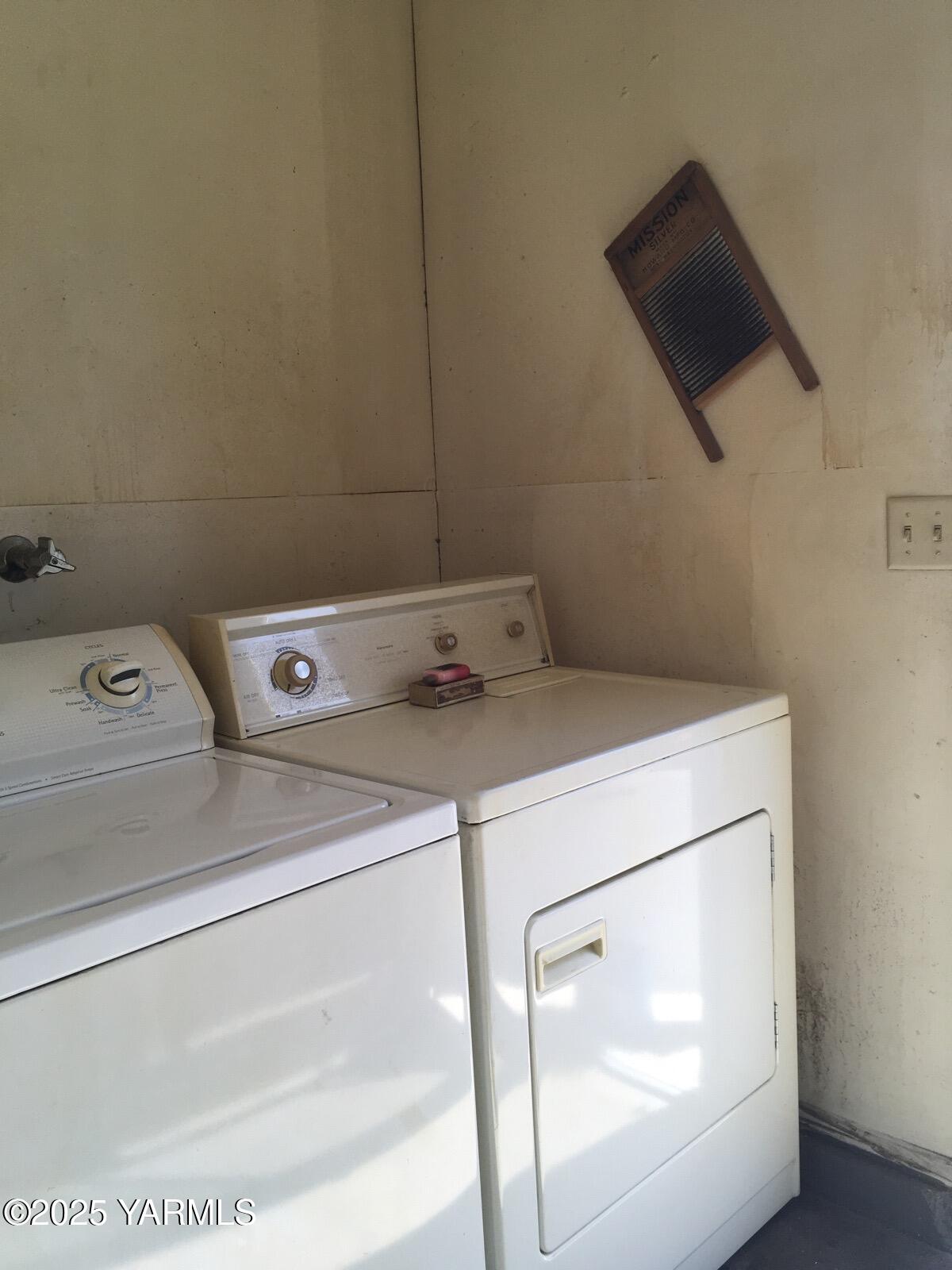 810 S 48th Ave Unit: A & B