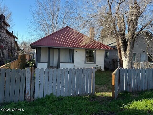 1006 Maple Way