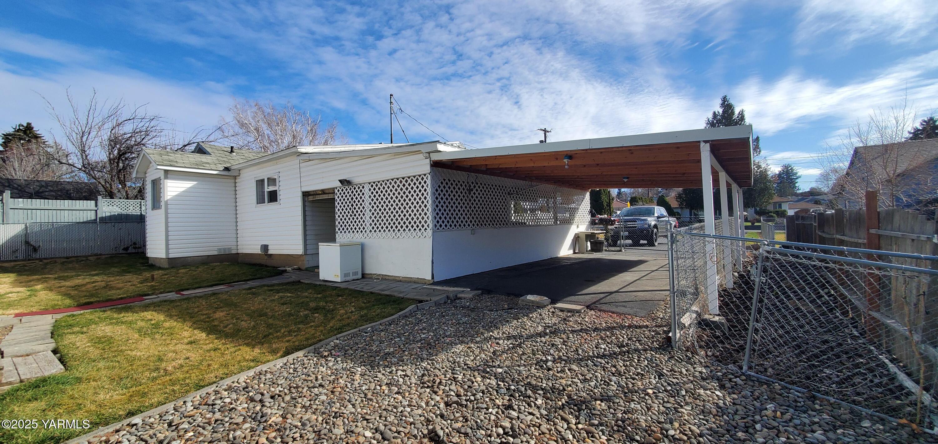 406 S 36th Ave