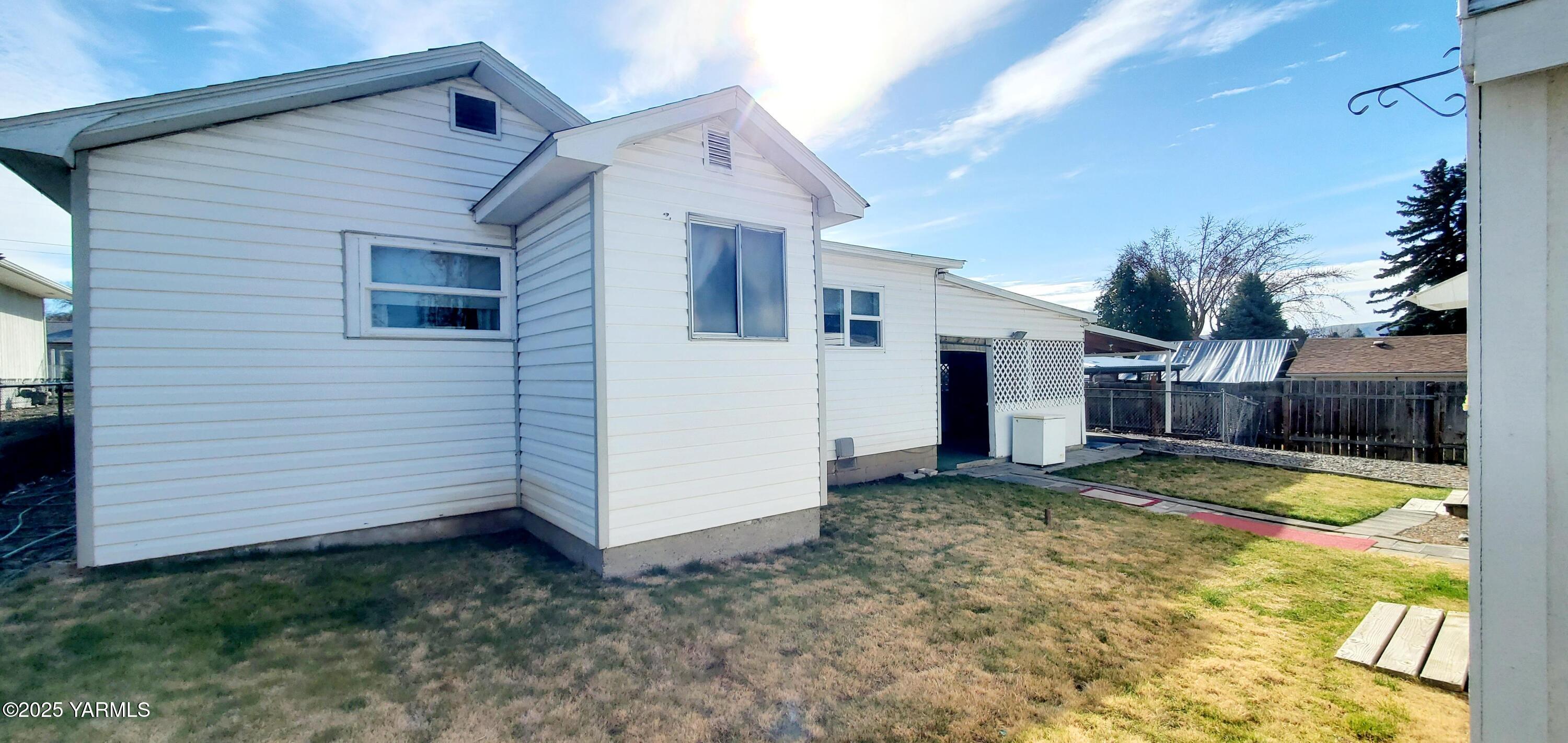 406 S 36th Ave