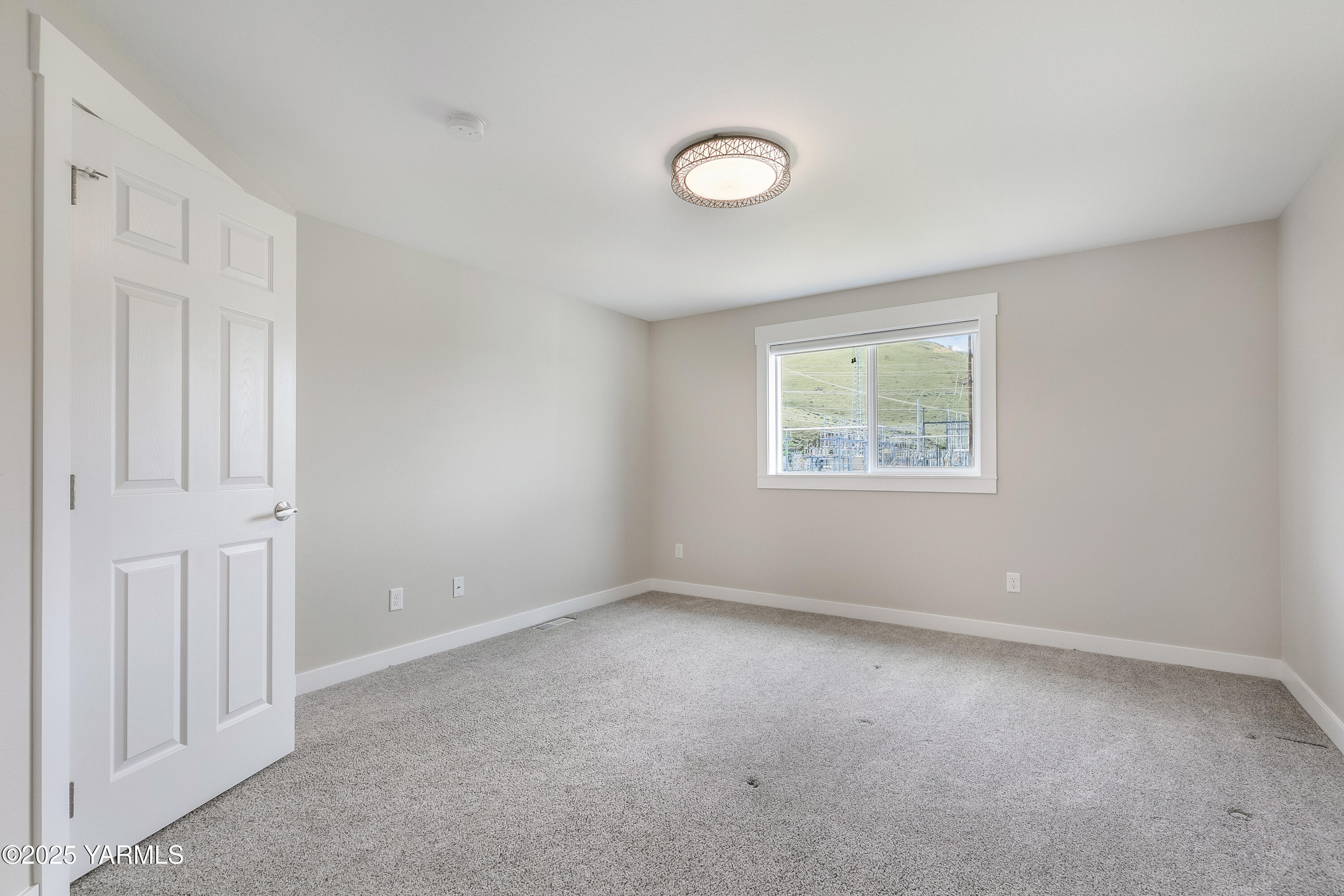 851 E Selah Rd