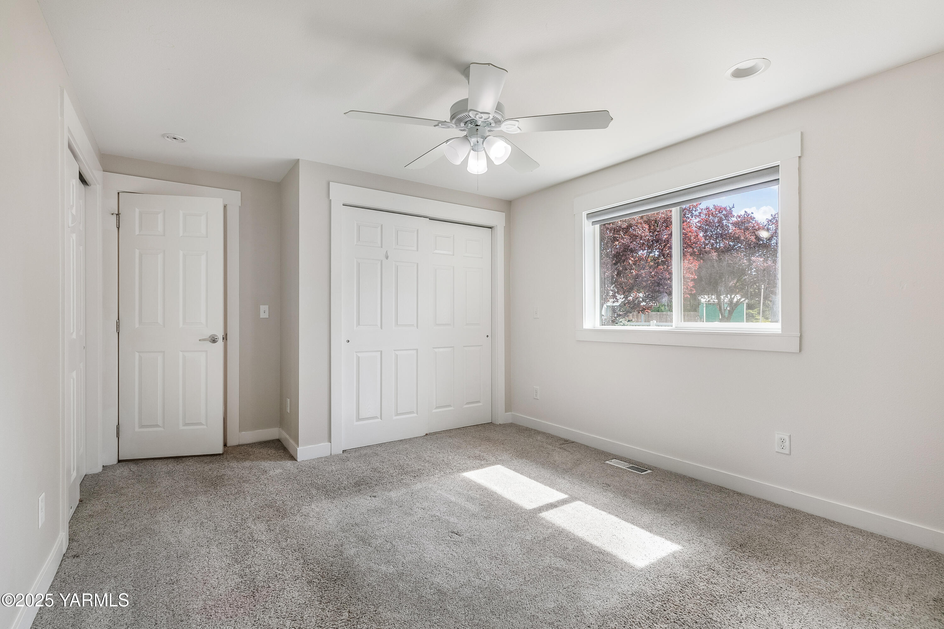 851 E Selah Rd